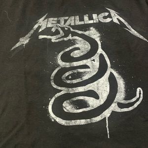 mens large Metallica band tee. Black and silver. New